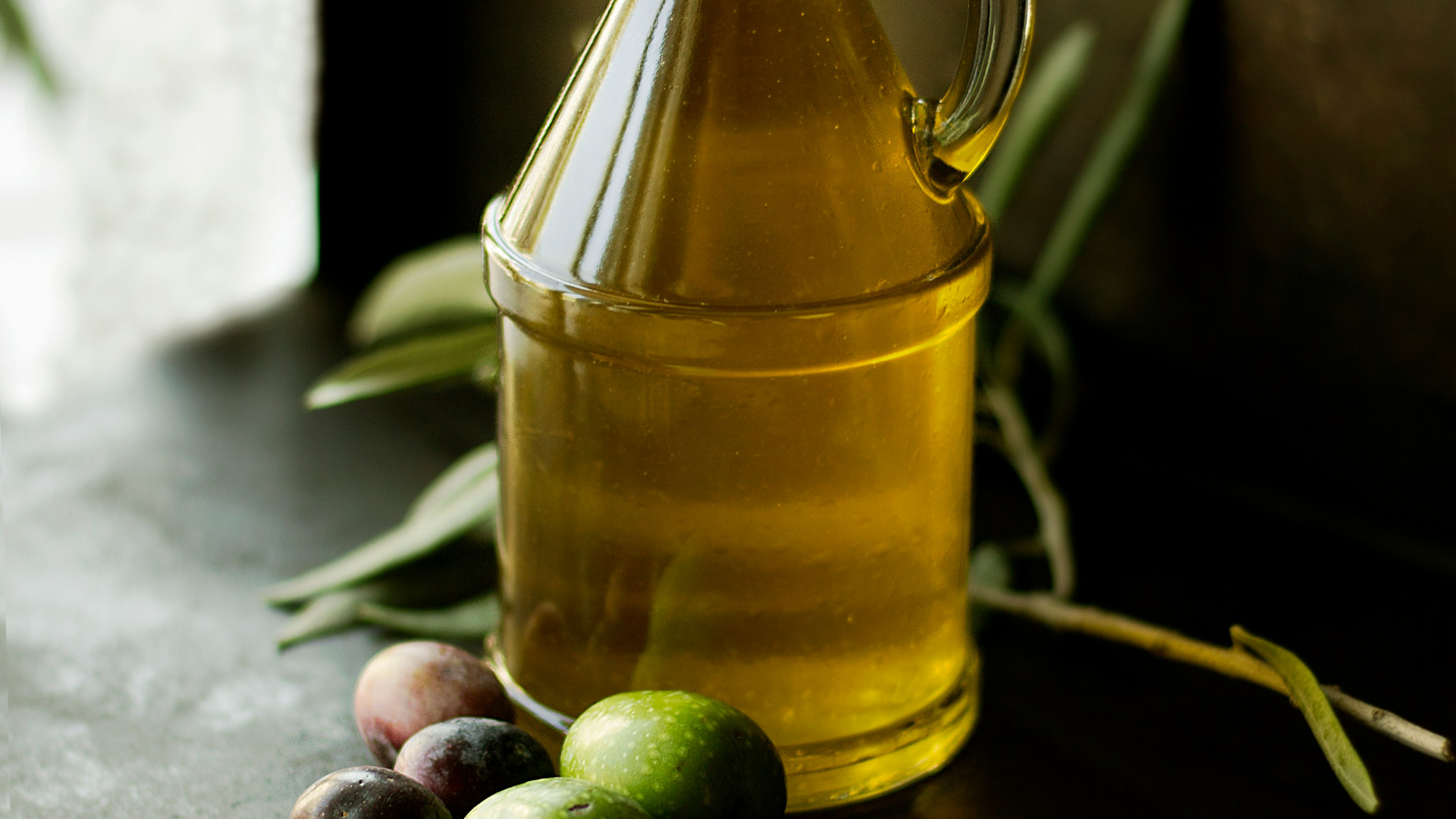 immagine olio di oliva exstra vergine